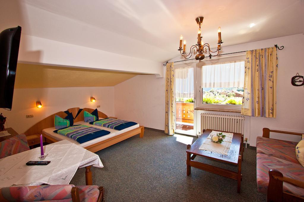 Ferienwohnungen Appartements Patscheider Finkenberg Pokoj fotografie